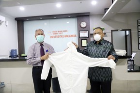 PT Pelindo III Bagikan Bantuan Untuk Rumah Sakit