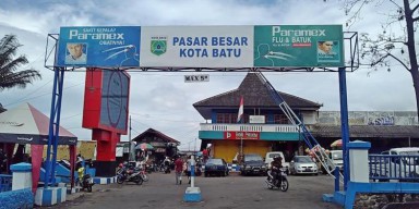 Disambati Pedagang, Wali Kota Batu Gratiskan Retribusi Pasar