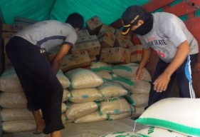 Pelindo III Bantu Korban Banjir Kecamatan Cerme