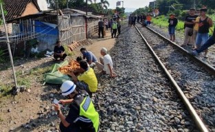 Jemur Diri Di Rel, Nenek Tamsiati Disambar Kereta
