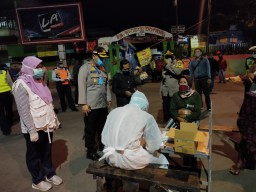 Ratusan Pedagang Pasar Kota Bojonegoro DiRapid Test, 86 Orang Reaktif