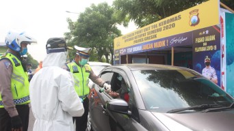 Polda Jatim Kerahkan 1.161 Personel Amankan PSBB III Surabaya Raya