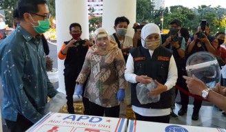 Pabrik Plastik Produksi APD Face Shield