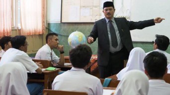 Sebelum Mulai Mengajar, Guru di Madiun Jalani Rapid Tes