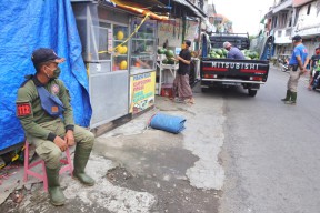 Pemkot Terus Pantau Pasar Tradisional di Surabaya