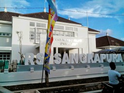 Minta Bukti Tidak Diberikan, Keluarga Pasien Positif Corona Asal Bawean Ragukan Hasil Swab