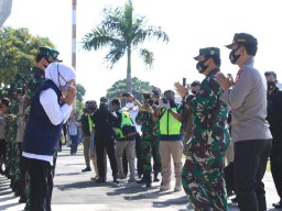 Panglima TNI dan Kapolri Minta Seluruh Elemen di Jatim Gotong Royong Lawan Covid-19
