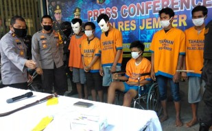 Polres Jember Ringkus 6 Begal dan Penadahnya