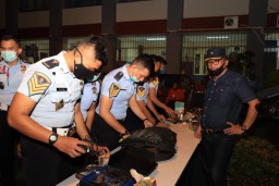 Kepala Kanwil Jatim Geledah Lapas Pemuda Madiun