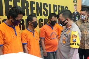 Produsen Uang Palsu Seorang Seniman Kediri
