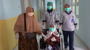 Inspiratif, Nenek 105 Tahun Pasien RS PHC Sembuh dari Covid