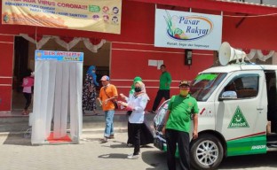 Satgas NU Jatim Bagikan Masker ke 25 Ponpes