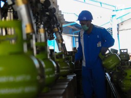 Hadapi Libur Panjang Idul Adha, Pertamina Tambah 1,5 Juta Tabung LPG 3 Kg di Jatim