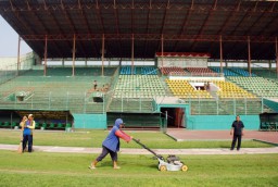 Rumput Baru Stadion 10 November Capai 80 Persen