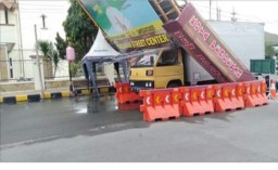 'Gerojokan' Jalan Pahlawan Kota Madiun Roboh Diterjang Truk Box