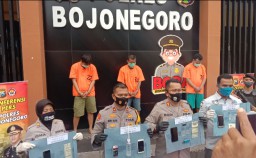 Miris, Anak-anak di Bojonegoro Ini Ketangkap Beli Pil Dobel L