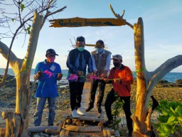 Dorong Pengembangan Bawean, Pak Qosim Kenalkan Wisata Baru Beto Cellong di Tanjungori Tambak