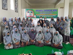Safari ke Wilayah Selatan, Pak Qosim Disambut Antusias Ibu-ibu Pengajian