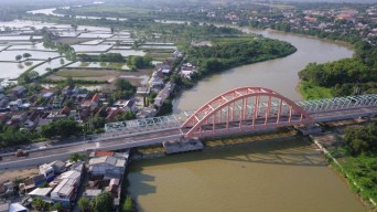 Misteri Jembatan Sembayat, Mulai Penunggu Buaya Putih, Putri Kerajaan Solo  Sampai Tiang Pancang Manusia