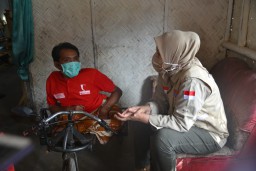 Bupati Faida Kunjungi Para Disabilitas