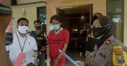 Sakit Hati Sering Dimarahi Saat Kerja, Anak Buah Tusuk Bos