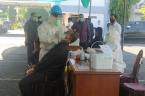 Hari Ini Staf dan Anggota DPRD Sidoarjo Jalani Swab Massal