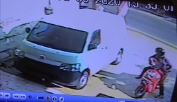 Aksi Kawanan Maling Motor di Nganjuk Terekam CCTV