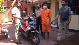 Gelapkan Motor Waria, Pemuda Pesantren Melarikan Diri ke Polsek Kertosono