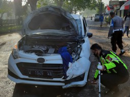 Kemudikan Daihatsu Sigra, Pemuda Sidoarjo Seruduk Pemotor, Ibu dan Anak Tewas