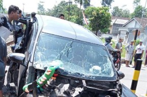 Disambar Kereta Api di Blitar 6 Orang Hanya Luka-luka