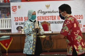 3.240 Guru Tidak Tetap Jember, Terima Surat Penugasan dari Bupati Faida