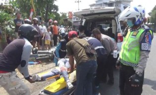 Lampu Merah Diterabas, Pelajar Jombang Disantap Truk