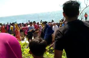 Perahu Obama Digoyang Ombak Besar, 3 Penumpang Hilang