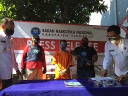 Simpan Sabu-sabu di Dashboard Motor, Pengedar Narkoba Medaeng Digulung BNN