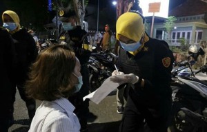 Di Surabaya 308 Anak Muda Terjaring Razia Covid-19, Sampel yang Diperiksa Lendir Bukan Darah