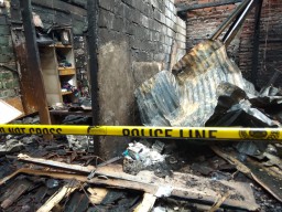 Kasihan Kakek Ini, Rumahnya Terbakar, Tubuhnya Ikut Hangus