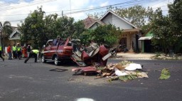 Kecelakaan Maut Kijang Tua di Tuban, Enam Penumpang Tewas di Lokasi