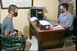 Bakul Nasi Goreng Goyang Tubuh Molek ABG 14 Tahun di Rumah Kosong