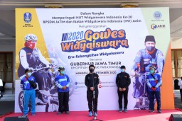 Khofifah dan Emil Kompak Ingatkan Warganya Selalu Bermasker