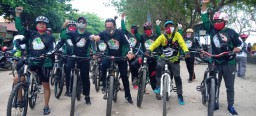 Gowes Bareng Pak Qosim, Relawan QA dan Masyarakat Panceng Diajak Jaga Kesehatan