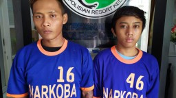 Dua ABG Imut Ini Diamankan Polisi Karena Sabu