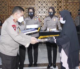 Keluarga Korban Covid-19 Dapat Bantuan Polda