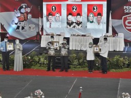 Suhandoyo Gembira Dapat No.1, Yes-Bro 2 Lelaki Tampan, 3 Simbol Metal