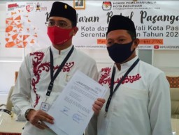 Paslon Teno-Asjari Daftar di Hari Pertama, Parpol Pendukung Ikut Antarkan ke KPU
