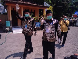 Deklarasi di Pesantren, Yes Bro Daftar ke KPU dan Optimis Menang Telak