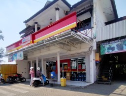 Alfamart Prigen Dirampok Komplotan Penjahat Jumat Malam