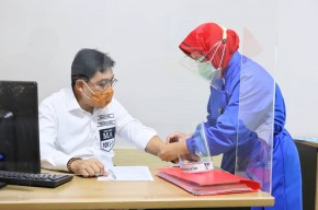 Hasil Swab MA Negatif Covid, Bapaslon Machfud-Mujiaman Lanjut Tes Kesehatan
