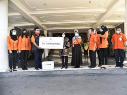 Alat PCR Senilai Rp 100 Juta dari Pos Indonesia untuk Pemkot Surabaya