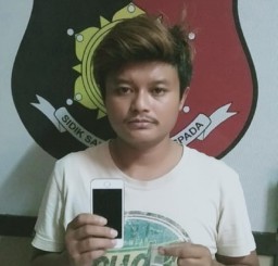 Belum Tuntas Menikmati Sabu, Pemuda Randuagung Ini Sudah Digerebek Polisi