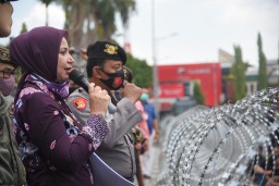 Surati Pabrik PT Semen Imasco, Bupati Faida Minta Kembalikan Fungsi Irigasi Warga
